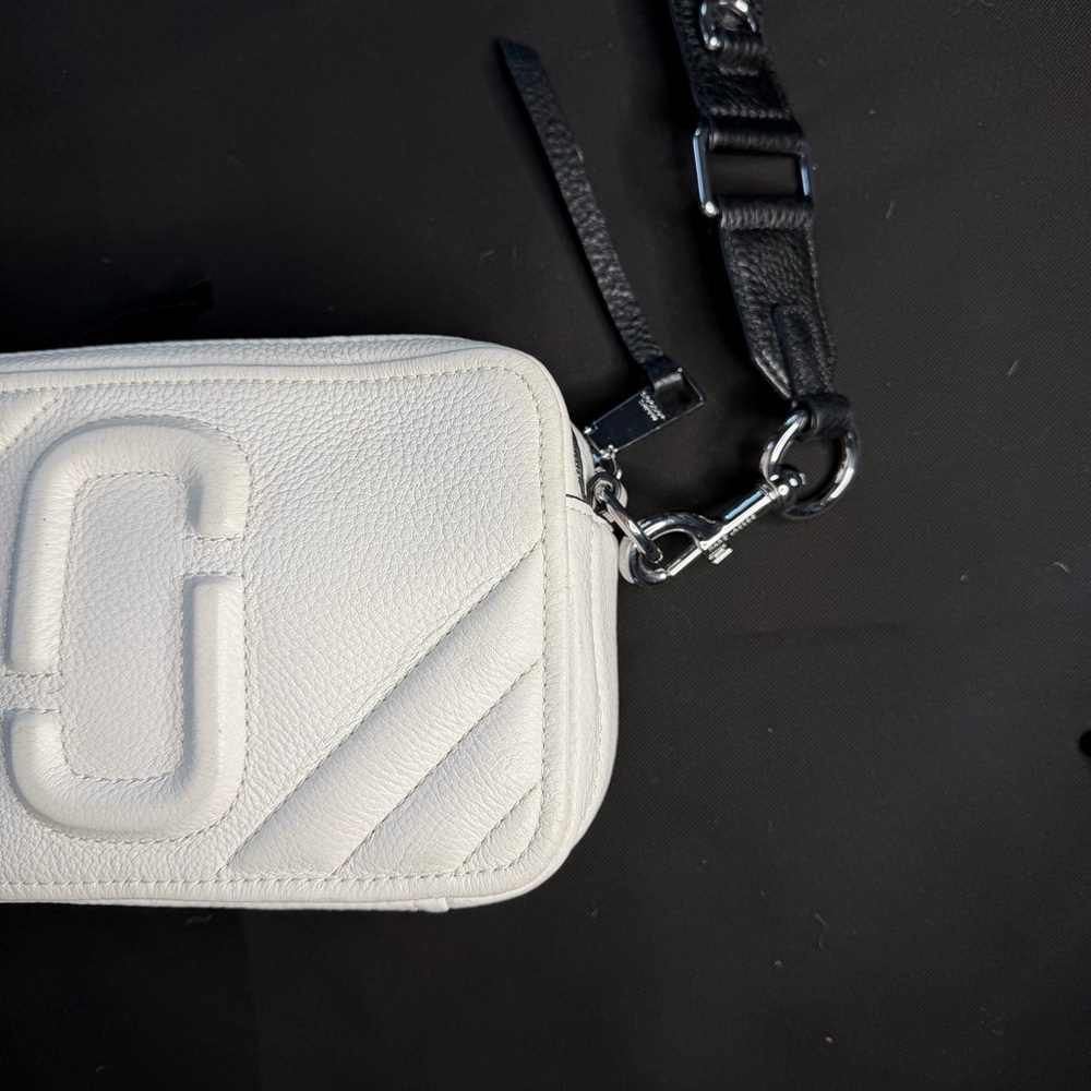 Marc Jacobs Ivory Crossbody Bag - Picture 3 of 12